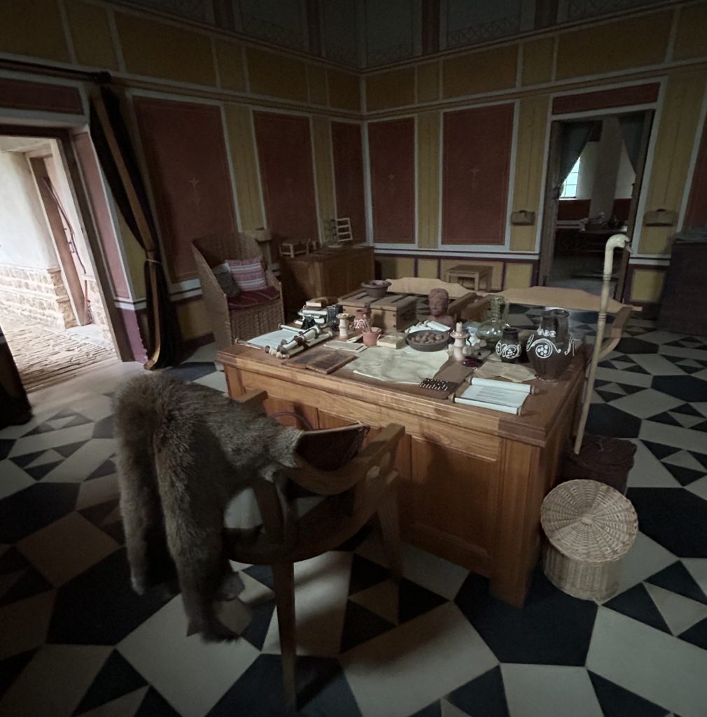 Roman desk Mighty fall